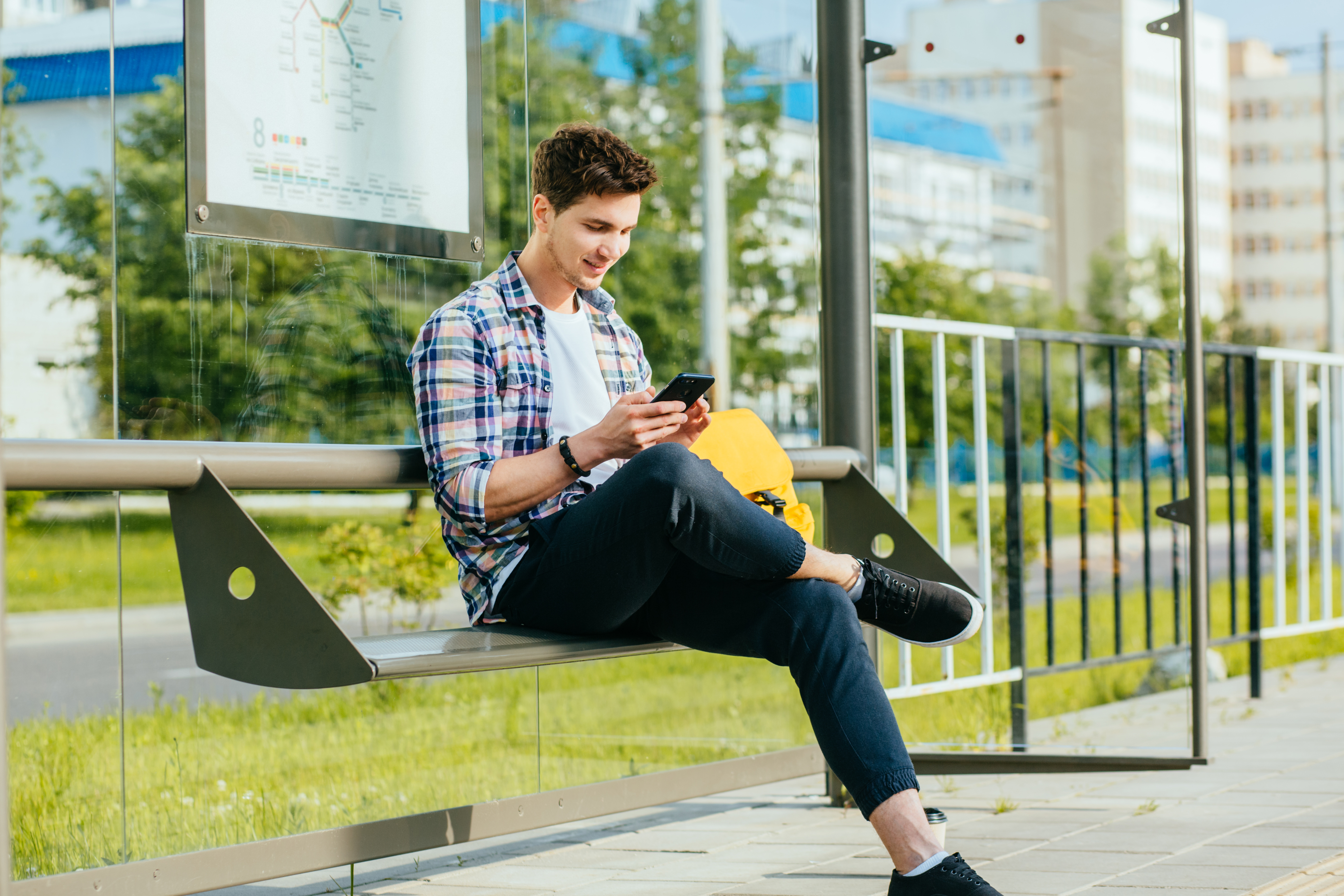 Public styles. Оратор перед публикой рисунок. Девушка на улице. Publicistic style. Парень на автобусной остановке.